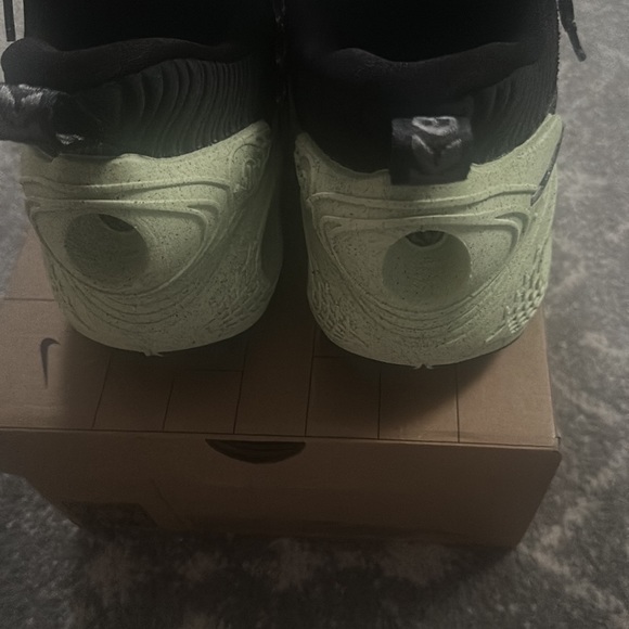 Nike cosmic unity green glow brand new size 13 - Picture 5 of 7